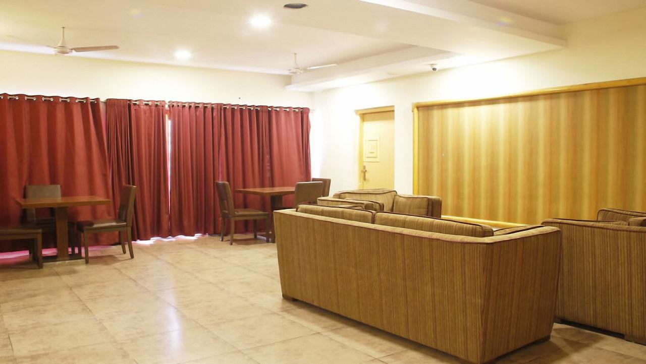 Classic Luxury Service Apartments ヴィシャーカパトナム エクステリア 写真